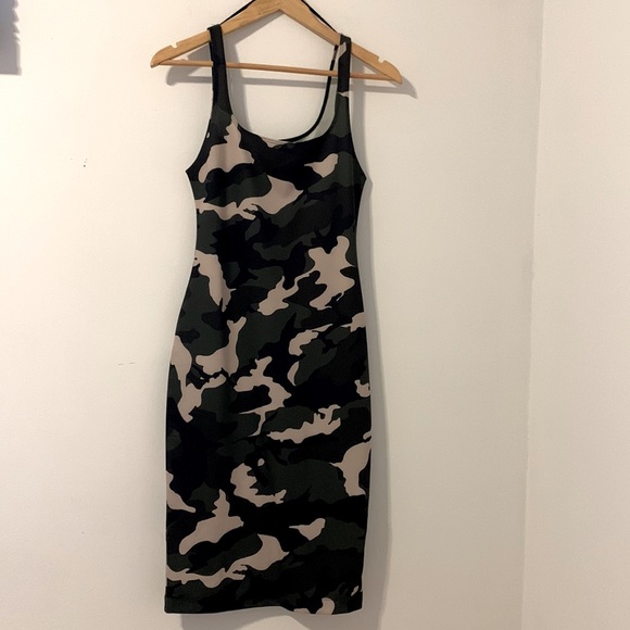 New Zara Trf camouflage dress. Slit on the back. - Picture 3 of 5